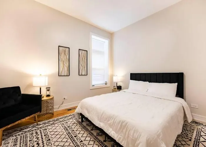 Luxurious Downtown 3 Bed 2 Bth Apartamento